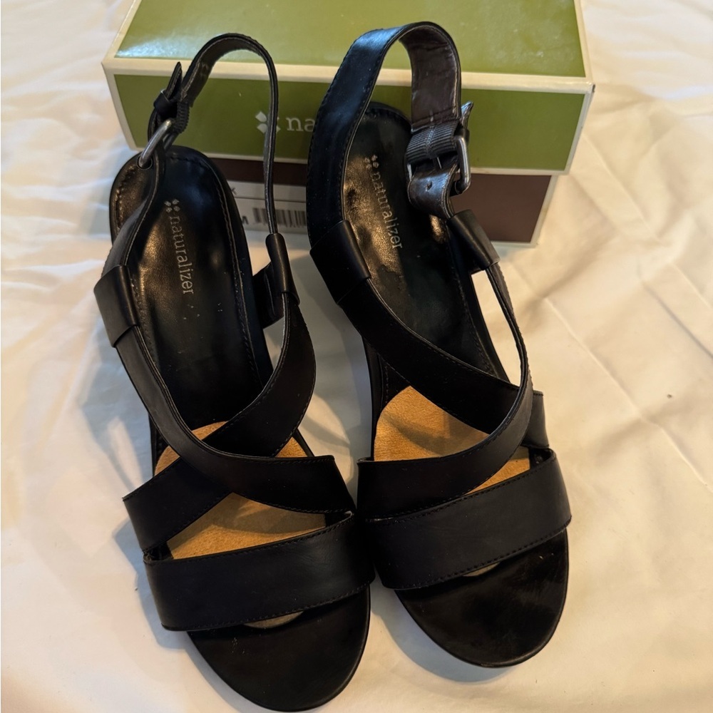Naturalizer Black Strappy Sandals – Elegant Comfortable Women’s Shoes